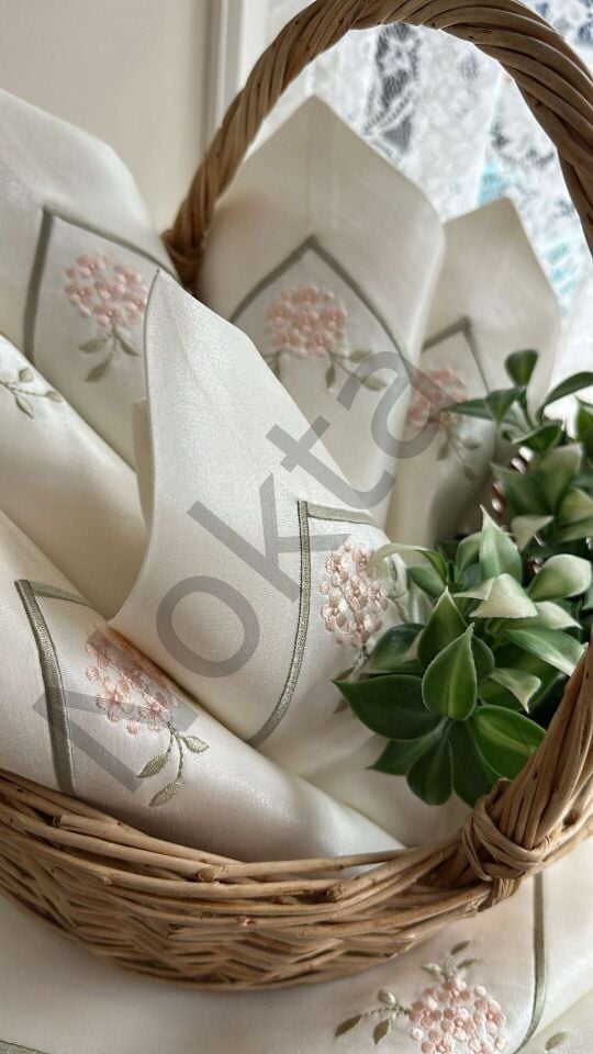 Sümbül Masa Örtüsü Takımı